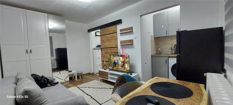 Valeriu Braniste, de inchiriat garsoniera ultracentrala, 20 mp, curte proprie.